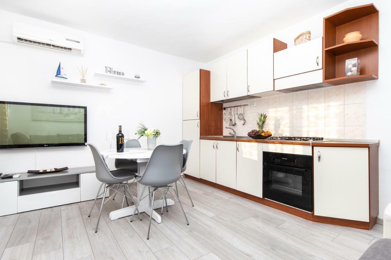 Apartman Topic Apartment Kaštela Exterior foto